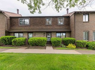 520 Surrey Hill Way, Rochester, NY 14623