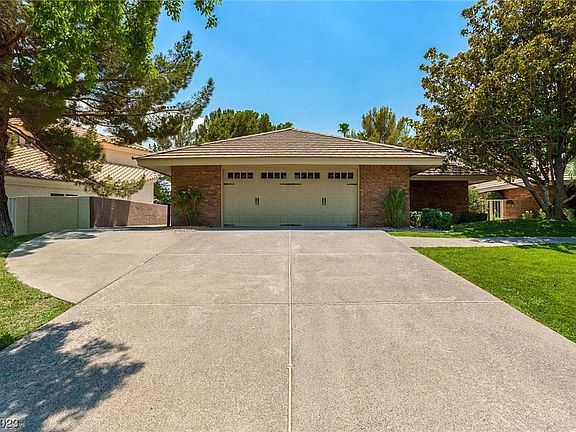 3rd image of 2226 Versailles Ct