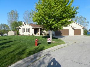 2766 Ethelyn Cir, Green Bay, WI 54313