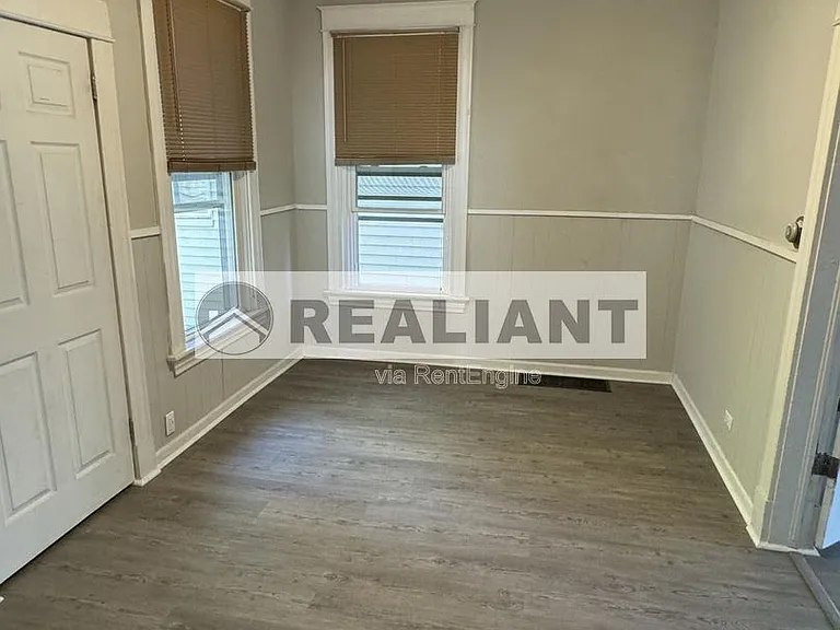4516 Huntington Ave — Photo 4