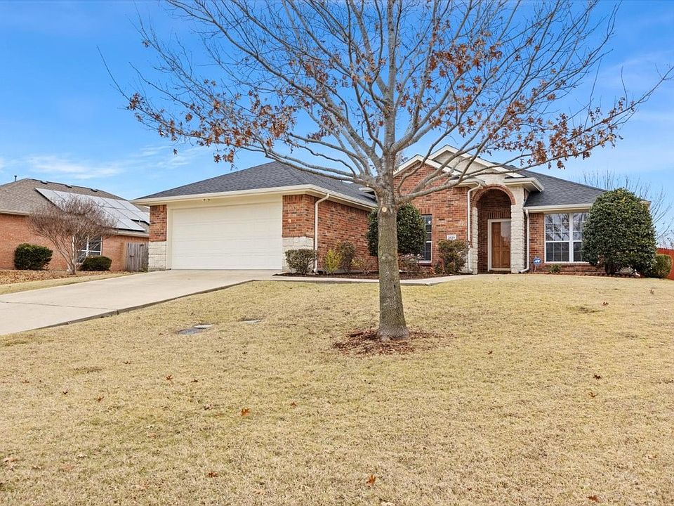 1st image of 2820 Stoney Hollow Ln