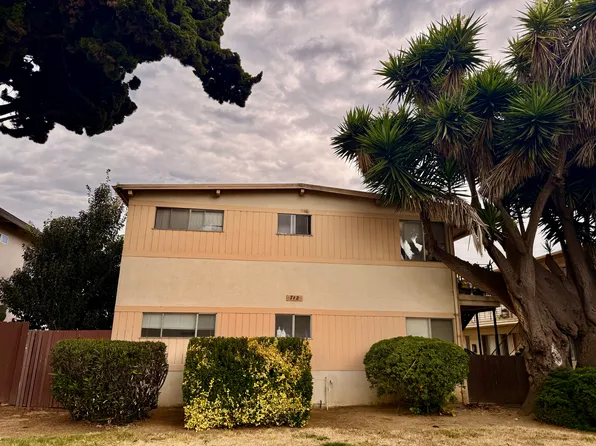 712 N G St, Lompoc, CA