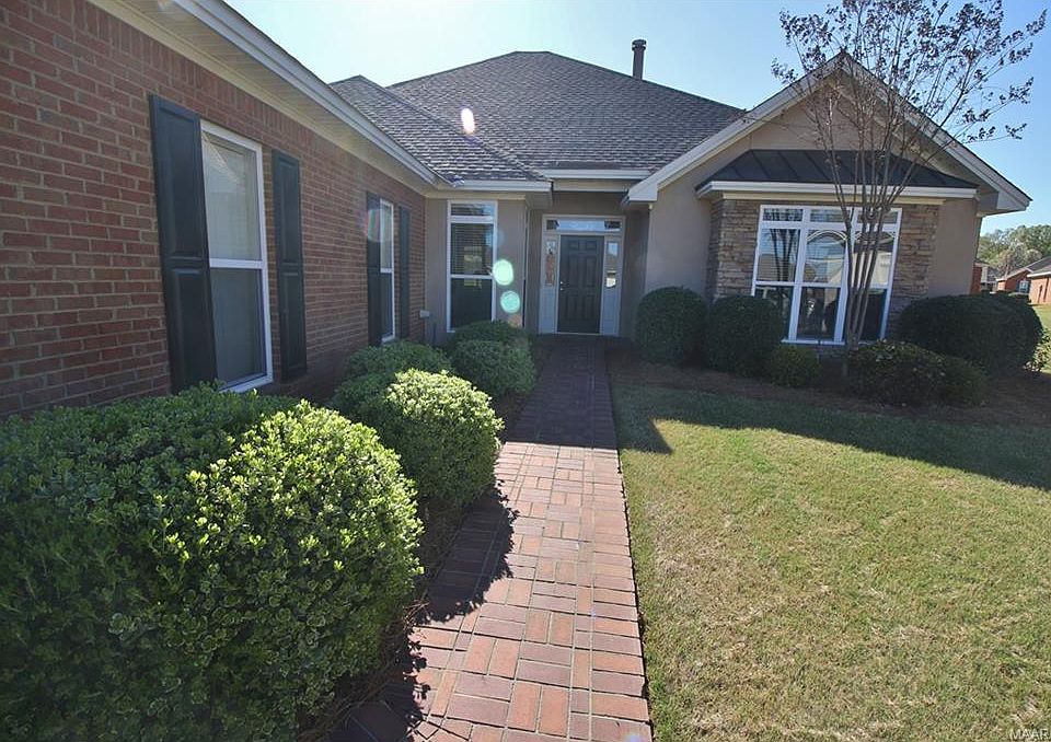 1st image of 931 Somerset Dr