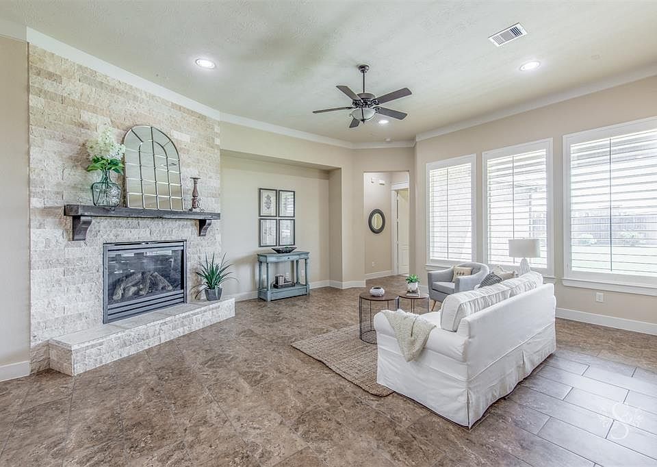 1st image of 27502 Lakeway Trail Ln