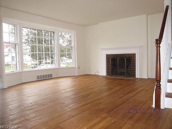 5th image of 16244 Bardbury Ave