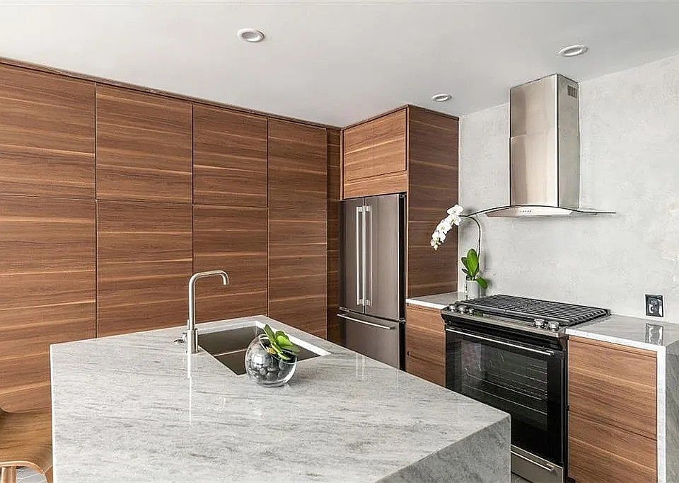1st image of 1200 Main St APT 1607