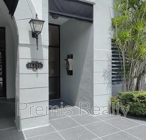 14820 Rue De Bayonne #1 — Photo 2
