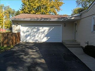 3rd image of 2614 W 84th Pl