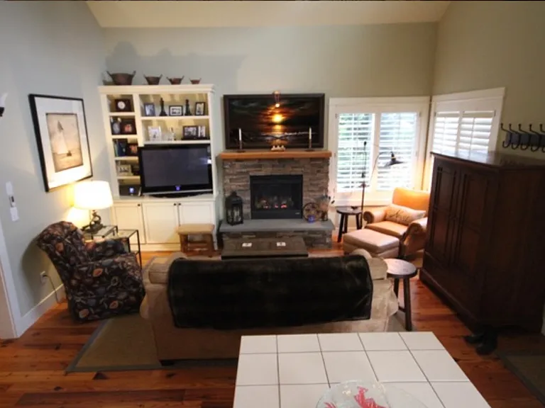 Arbor Crest Ln — Photo 4