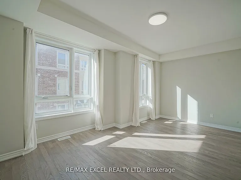 11 Chicago Ln — Photo 7