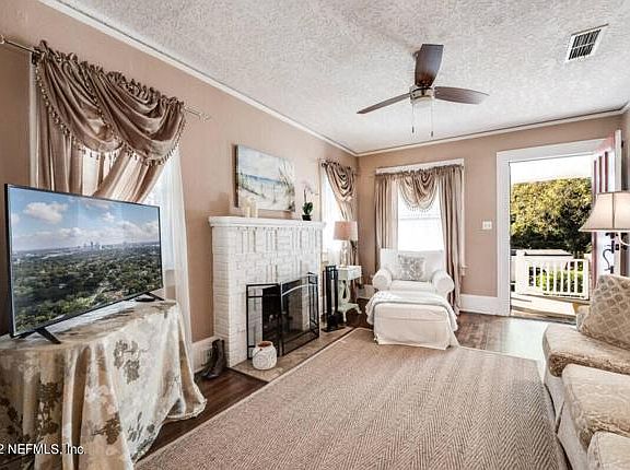 5th image of 1077R Orleans Ct