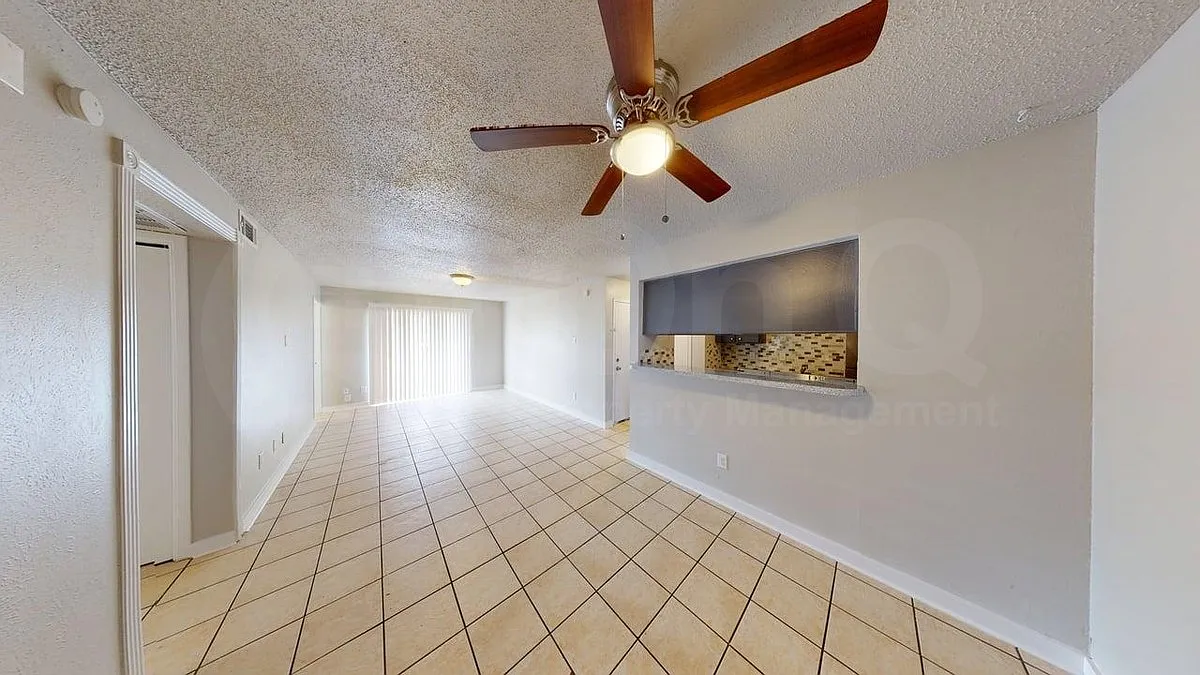 2 bed, 1.0 bath, 843 sqft, $1,099 — Photo 2