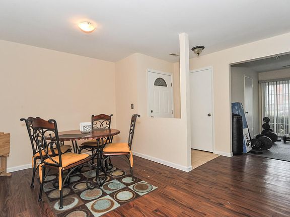 5th image of 703-3 Zlotkin Cir