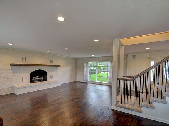 5th image of 243 Fairview Dr