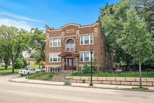 1001 Lowry Ave N #G Photo 1