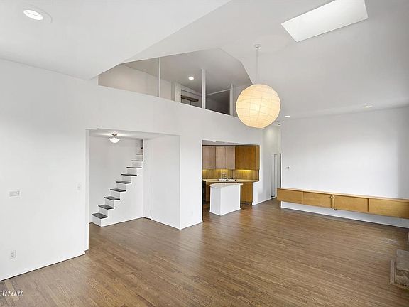 5th image of 97 Franklin St Floor 5
