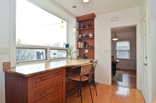 5th image of 4951 W Lee St