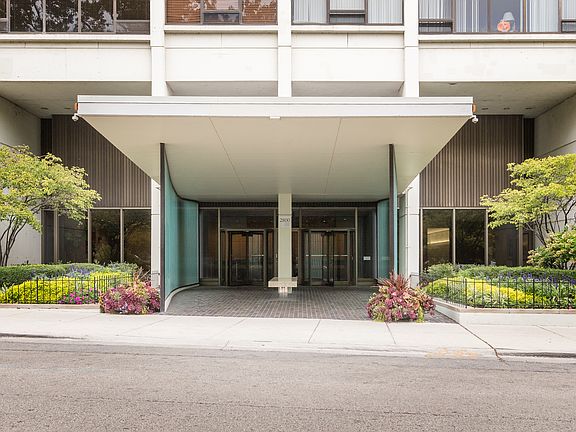 3rd image of 2800 N Lake Shore Dr APT 3614