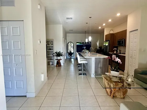 8005 NW 104th Ave, Miami, FL 33178