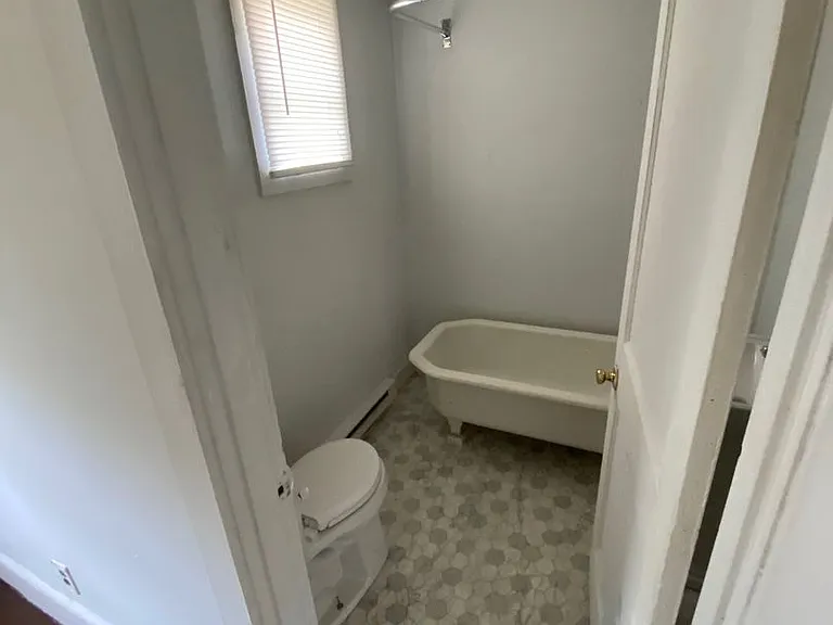 1219 Campbell Ave — Photo 6