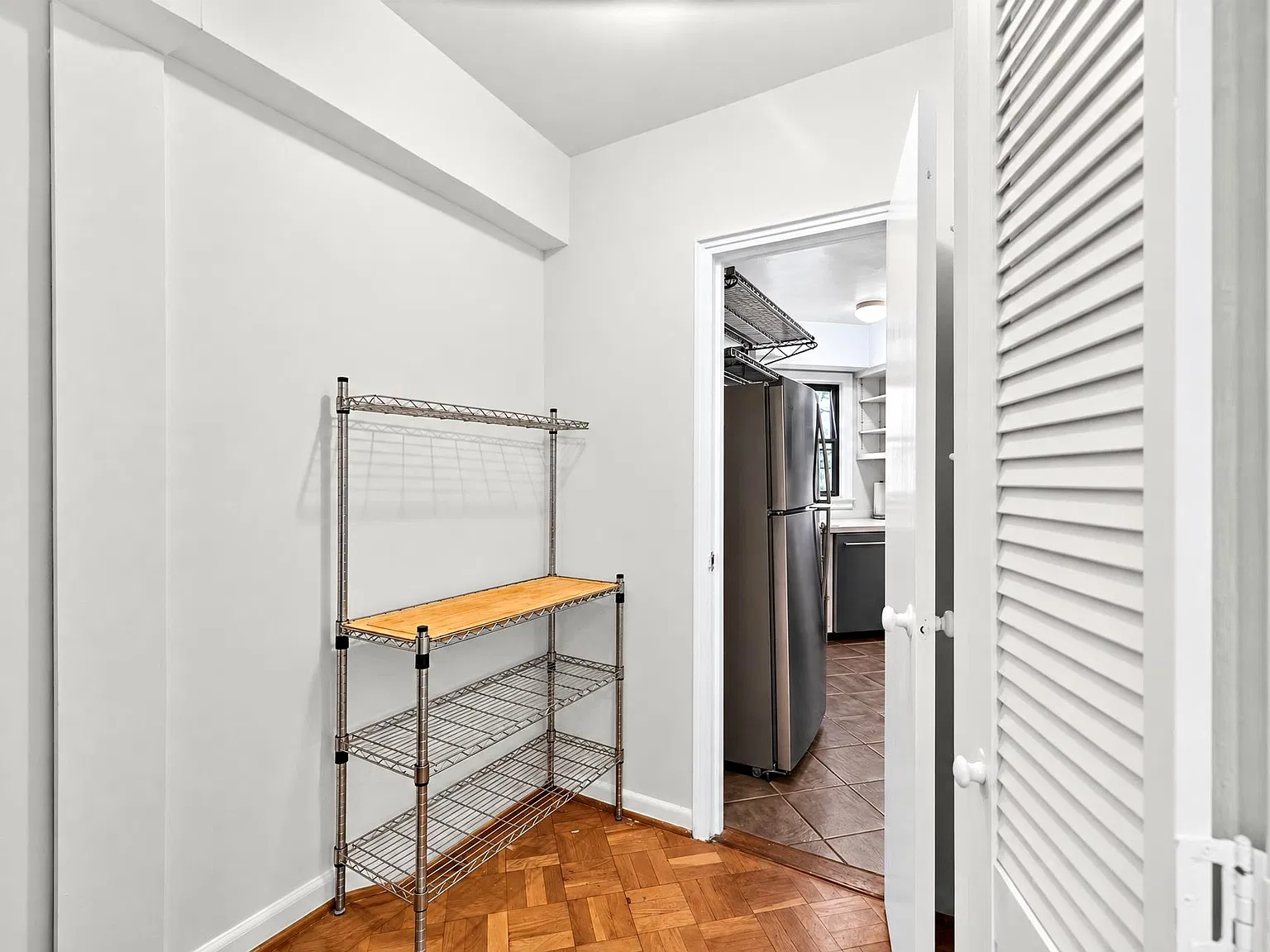1 bed, 859 sqft, $2,500 — Photo 3