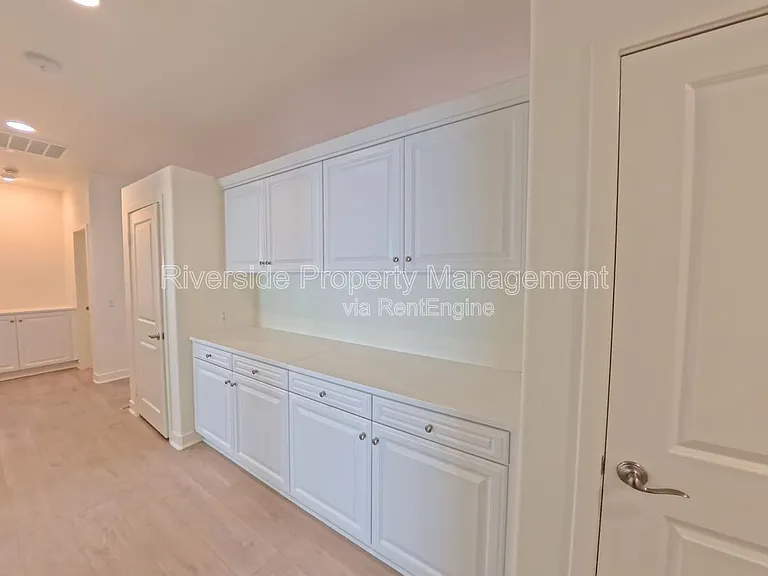 2921 Gibson St — Photo 20