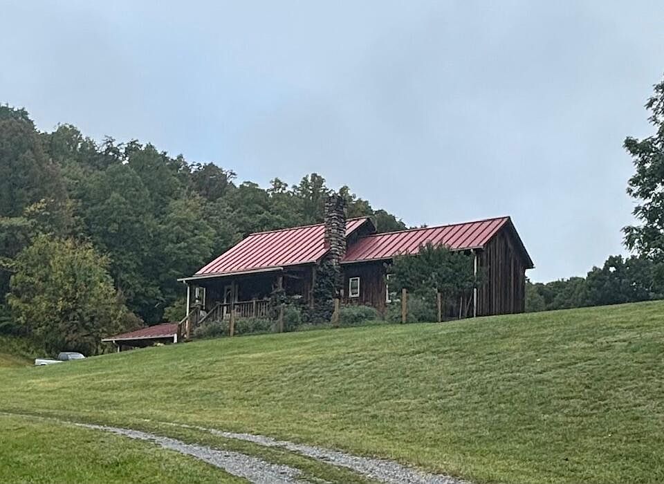 1st image of 4690 Garth Dr