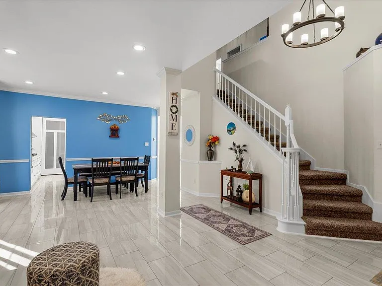 8503 Delavan Ave — Photo 3