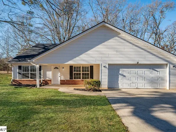 1 Castell Dr, Greenville, SC 29617