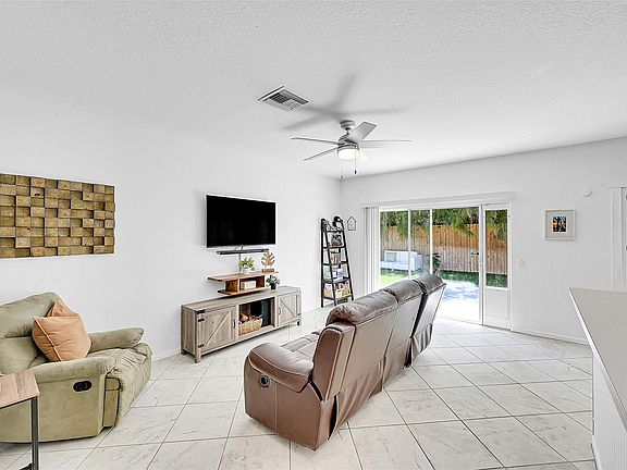 5th image of 108 Baldwin Boulevard