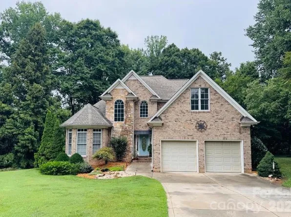 4029 Foxes Trl, Cramerton, NC 28032