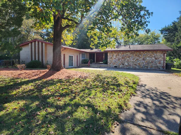 11 Towler Dr, Hampton, VA 23666