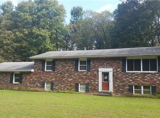 128 Thornhill Dr, Pulaski, PA 16143