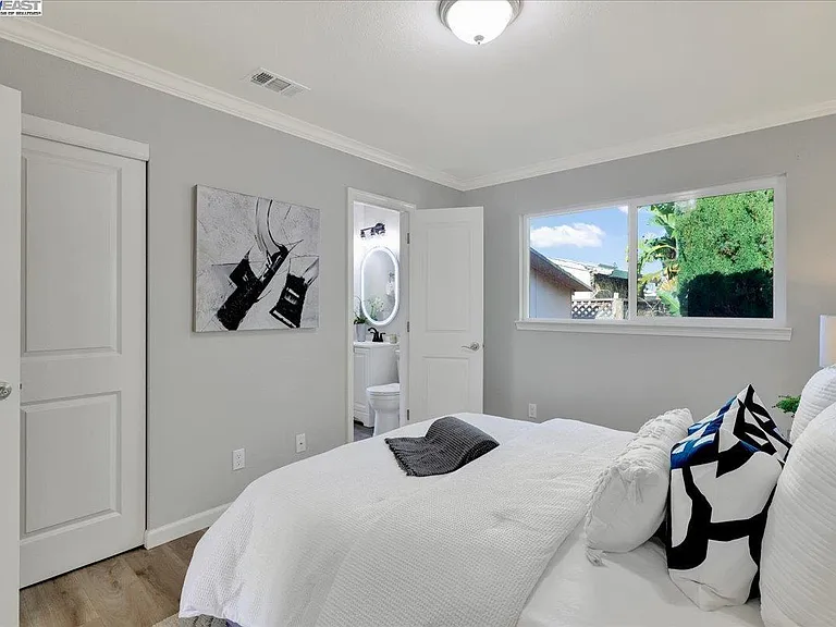 1827 Bandoni Ave — Photo 29