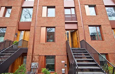 289 Union Street in Carroll Gardens