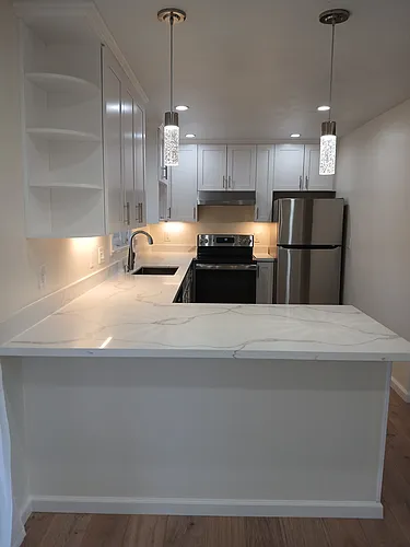 128 Hobart Ave #6 Photo 1