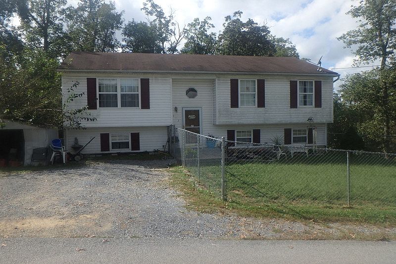1st image of 153 Quarter Dr