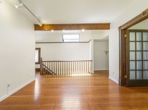 portland-oregon-2076780085 picture