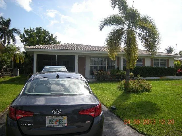3360 NE 19th Ave