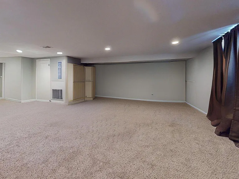 8902 Blue Grass Rd — Photo 53