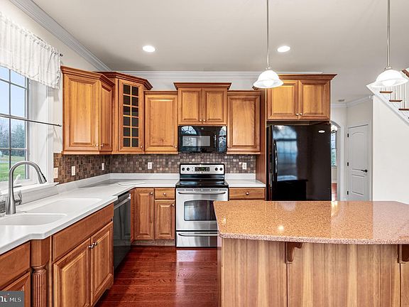 5th image of 114 Jacobs Dr