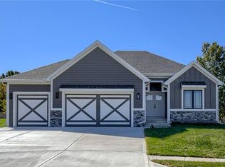 6125 N Chelsea Ave, Gladstone, MO 64119