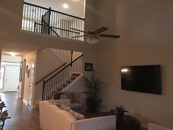 4th image of 109 Desert Palm Dr