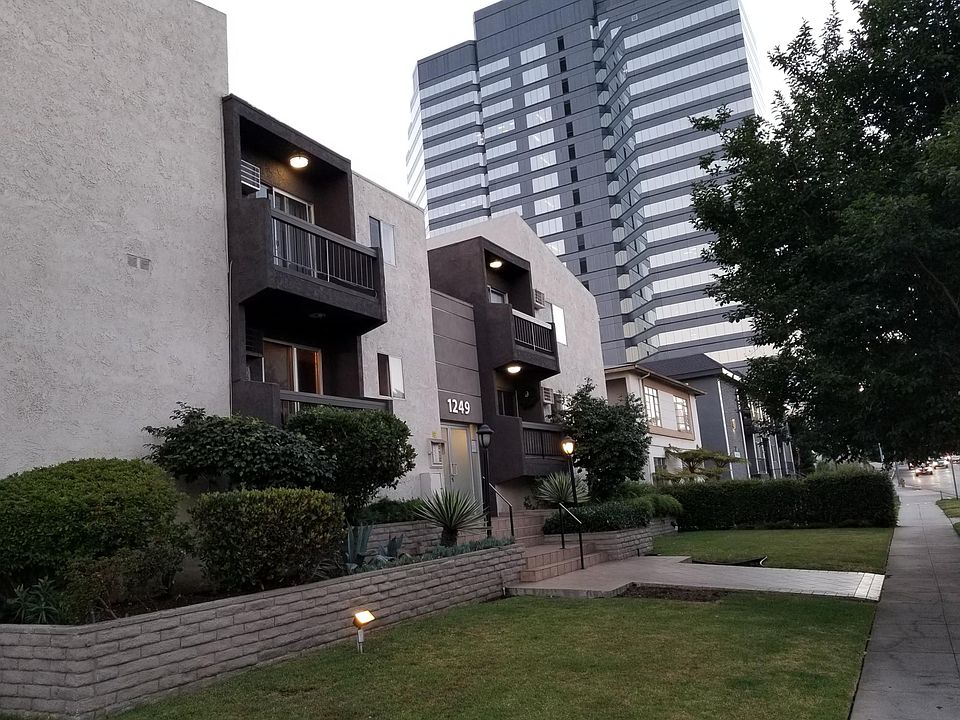 1st image of 1247 S Bundy Dr #107