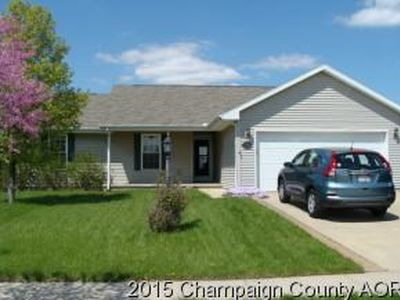 714 Northgate Dr, Saint Joseph, IL, 61873