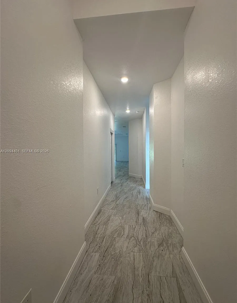 1240 Columbus Blvd — Photo 2