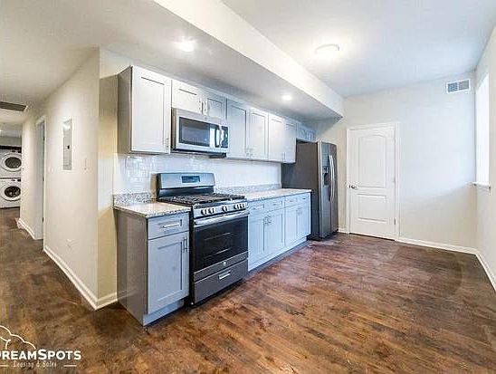 1st image of 4622 S Lake Park Ave