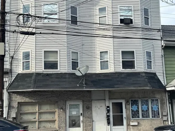 309-311 E Centre St, Shenandoah, PA 17976