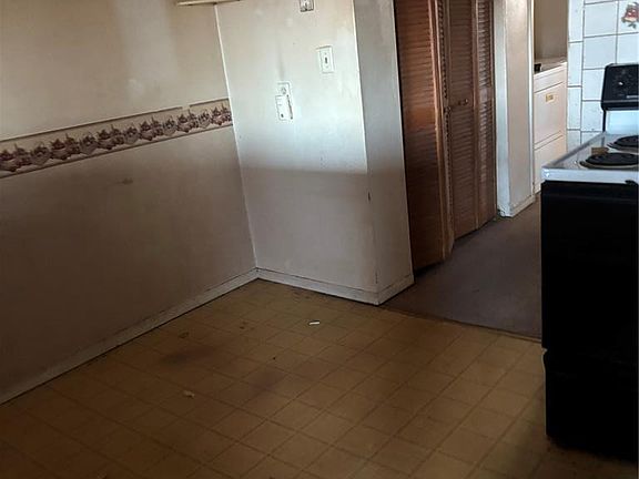 5th image of 1721 California Ave #A