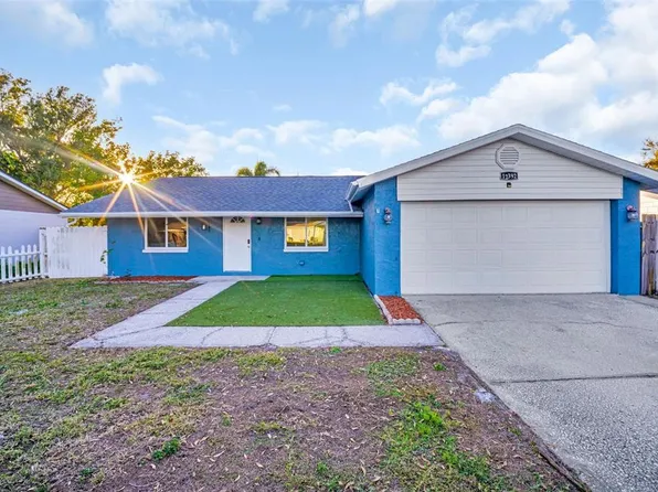 12392 Cumberland Dr, Largo, FL 33773
